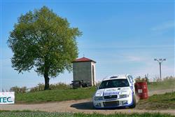 Trněný s Octávií WRC vyhrál Prachatice i titul ve sprintrallye, Pech havaroval