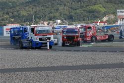 Veleúspěšný již osmnáctý ročník trucků na mosteckém automotodromu !