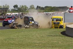 Nogaro je technicky hodně těžký okruh. Jezdci Buggyry chtějí uspět
