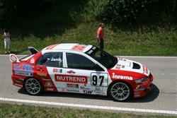 Václav Janík s Mitsubishi Lancer Evo VIII také v Trieru kraloval a upevnil si svůj náskok