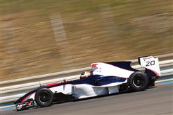 Alexander Rossi s monopostem českého týmu ISR se ve svém šestém závodě v IFM dočkal  zlata!