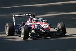 F3: Erik Janiš dojel v Le Mans napoprvé patnáctý . Jel moc rychle na žlutou ..