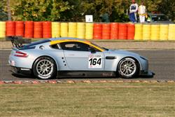 FIA GT 2008 v Nogaru : Tomáš Enge otestoval nového „Astona“ v barvách továrního týmu