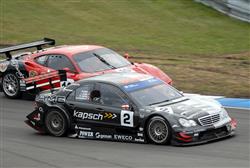 Tříhodinovka skončila jasným double pro Mercedesy DTM Charouzova týmu