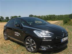 Test hybridnho Citroenu prmiov tdy DS5 s dieselovm a elektrickm motorem