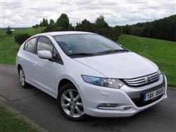 Honda Insight hybrid s benzínovým motorem a elektrickým pomocníkem