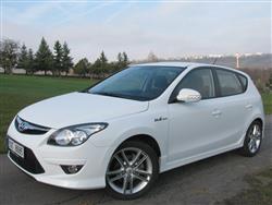 Český kompakt s naftovým motorem 1,6 CRDI  a systémem start stop Hyundai i30 Blue