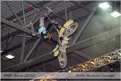 Premiérový  Freestyle Motocross Race Brno 2010 sledovaly davy diváků
