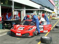 PCMO 2009 :  tříhodinová bitva se s Ferrari 360 posádce  Dolák, Vacík, Baran celkem povedla.