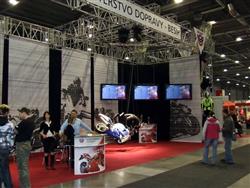 Motosalon Brno :  Ozzák  pivem na Motosalonu pokřtil limitovanou sérii elektrokol