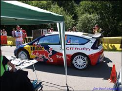 Sébastien Loeb a Daniel Elena dovedli závěrečný den ve Walesu ke svému osmému vítězství sezony