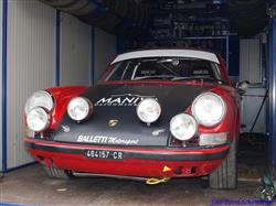 Nejnižší startovní čísla na Vltavě pro skvělé Italy Brazzoliho a Rossiho s vozy Porsche 911