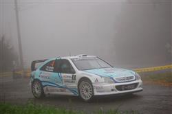 Rally Jeseníky  pro Romana Odložilíka. Za ním Valoušek a Pech s Mini