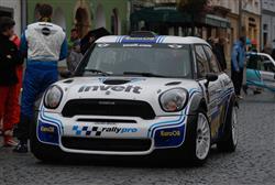 Bronzový Václav Pech úspěšně představil Mini. Bylo poslušnější, než WRC.