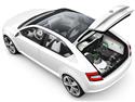 Škoda a její  designová studie, představená v Ženevě 2011