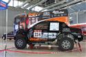 Zapletalovo Mitsubishi L 200 opt ve form a na startu Baja Poland. Hummery ale nejedou.