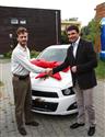 Partnerství Chevroletu a SOS dětských vesniček pokračuje v roce 2012. Stý vůz je předán.