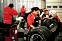 Testy nových pneu Bridgestone