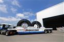 Bridgestone má závod na obří pneumatiky v Japonsku