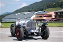 Stirling Moss (81) spad do vtahov achty a m zlomen  ob nohy