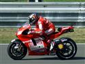 Pitný  režim na GP Brno 2009:  fandové rychlých motorek vypili 906 sudů