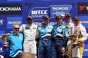 Britský jezdec dominoval v 1. závodě WTCC v Brně, Menu dvakrát na stupni vítězů, smolař Muller