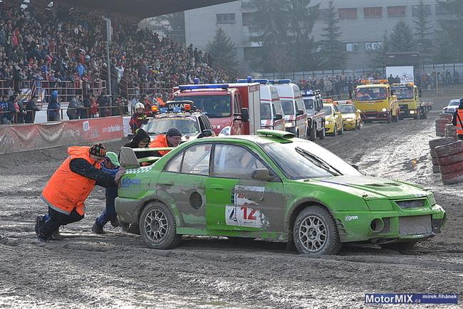 Okruhov zvodnk Filip Sldeka pi premie na rozbahnn Autoslide nezklamal