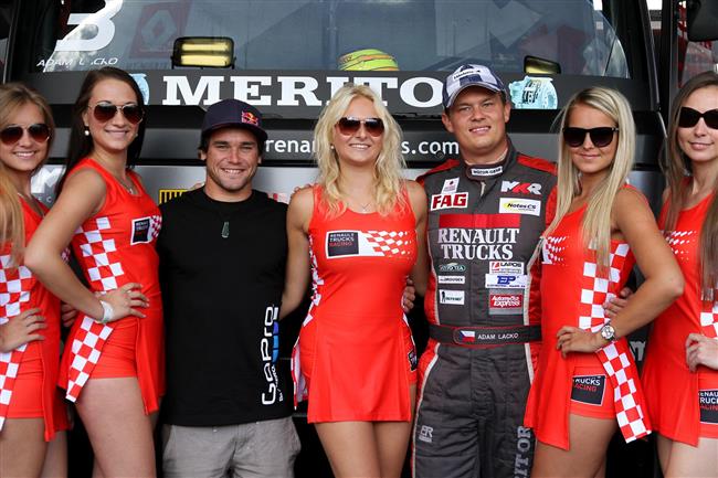 Most rozburácí o víkendu 20 kamionů FIA Truck