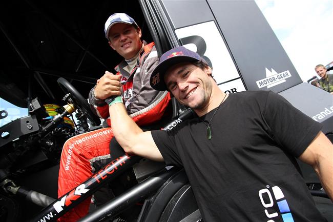 Most rozburácí o víkendu 20 kamionů FIA Truck