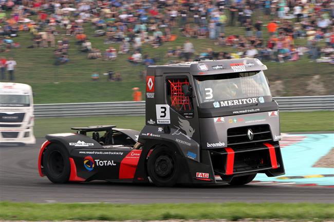 Most rozburc o vkendu 20 kamion FIA Truck