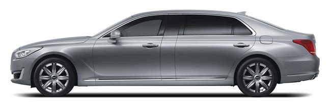 Hyundai pedstavil model EQ900 Limousine