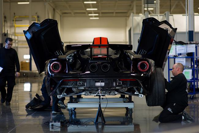 Ford Performance zahajuje vrobu novho supersportovnho modelu Ford GT