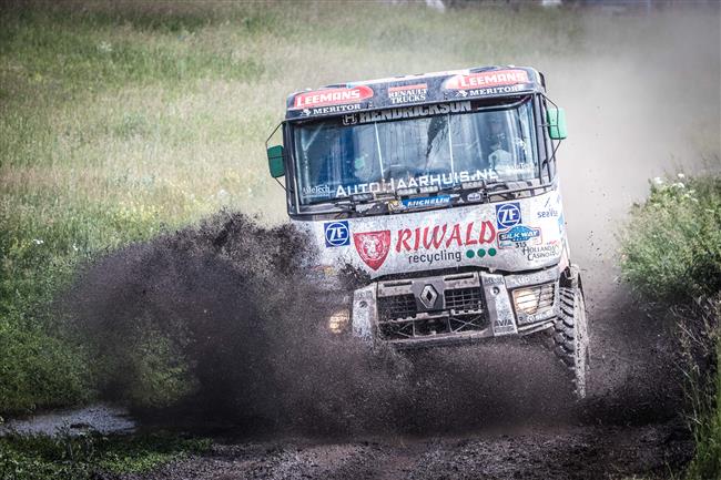 Silk Way Rally pro MKR kon pedasn