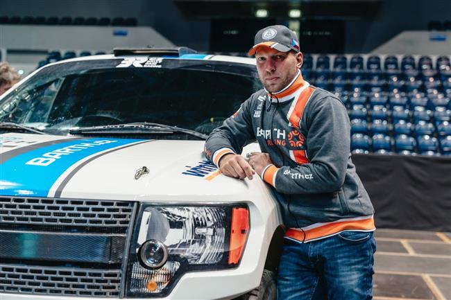 Autokrosov ampion Boris Vaculk v barvch tmu BARTH Racing vyhl premirovou ast na slavn Rallye Dakar 2018