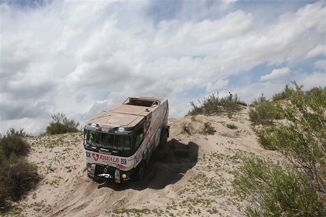 6. etapu Dakaru jely vechny ti kamiony MKR