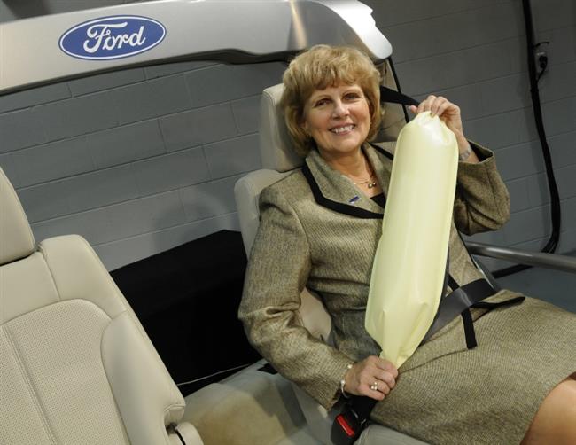 Ford a novinka - samonafukovací pásy