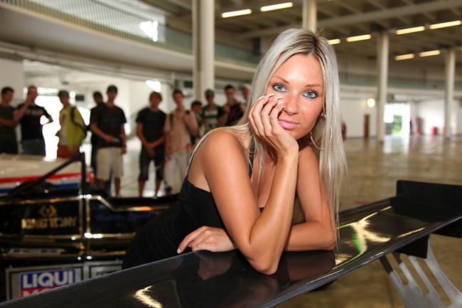 Autosalon § Autotec Brno 2010 a krásné kočičky objektivem M. Knedly sen.