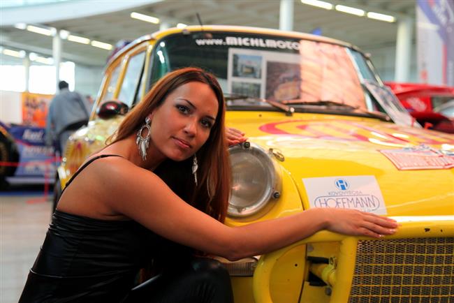 Autosalon § Autotec Brno 2010 a krásné kočičky objektivem M. Knedly sen.