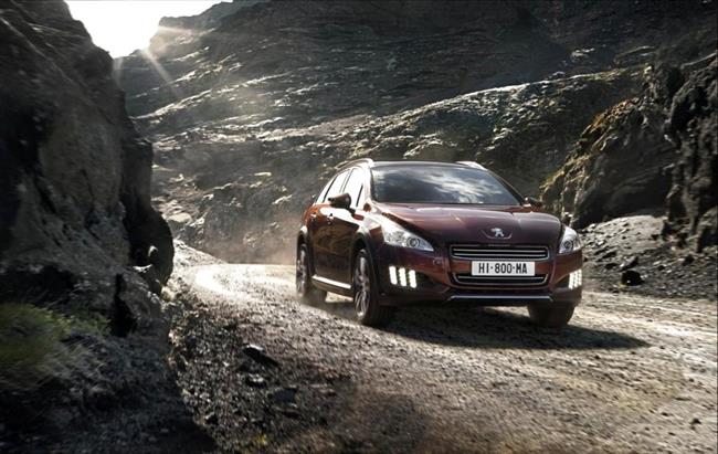 Hybridn dieselov pohon, elegance vy tdy a poten z jzdy : nov Peugeot RXH.