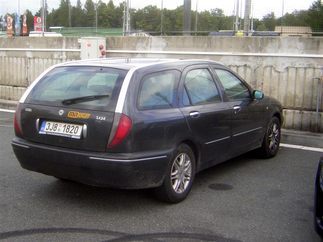 Epilog 2011 - sportovní vozy a další krasavci v depu