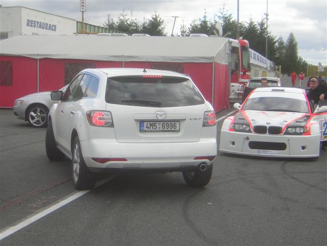 Epilog 2011 - sportovní vozy a další krasavci v depu