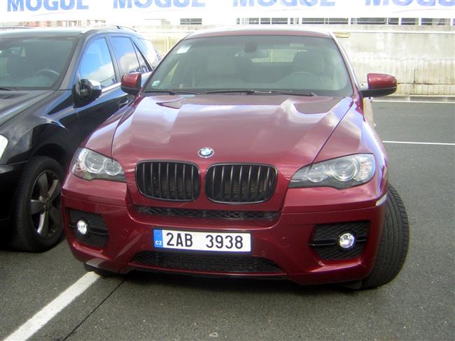 Epilog 2011 - sportovní vozy a další krasavci v depu
