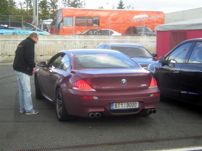 Epilog 2011 - sportovní vozy a další krasavci v depu