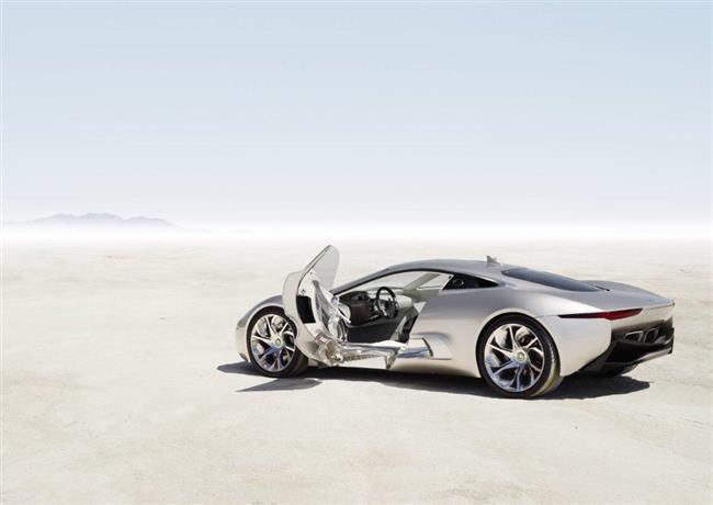 Jaguar zane vyrbt hybridn supersport C X75 ve spoluprci se stj F1 Williams