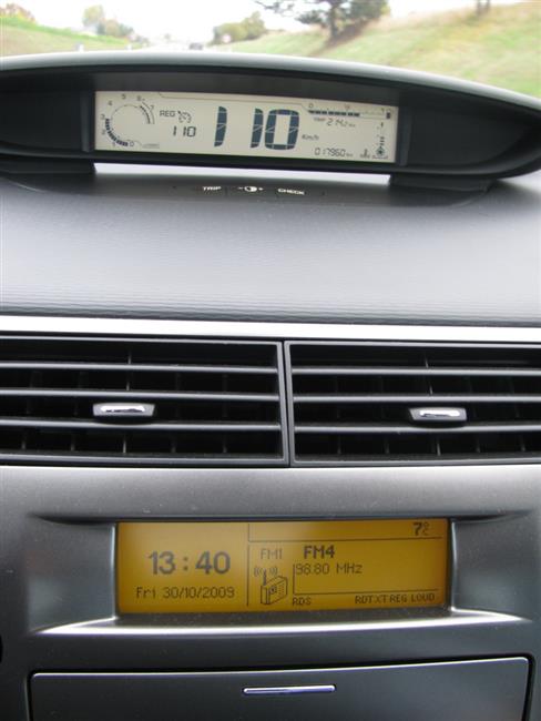 Test  vozu Citroen C4 v pěti dveřovém provedení SX Pack 1,6 VTI