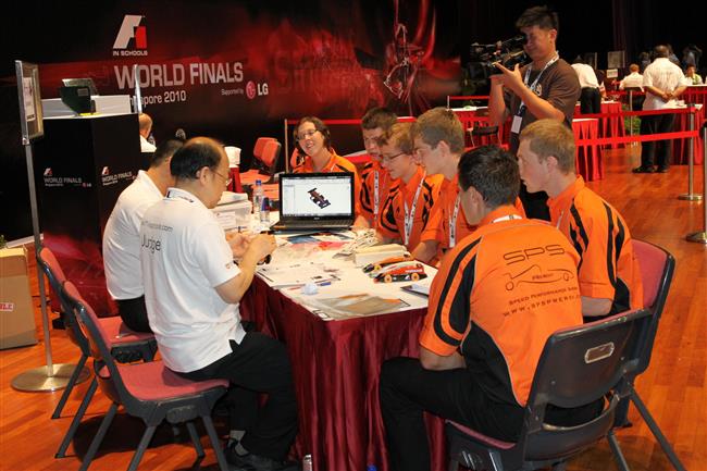 F1 ve kolch 2010 vrchol v Singapuru, foto  tmu