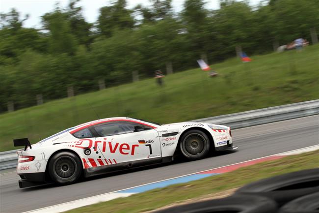 Po vodnch tech podnicch se FIA GT1 World Championship pesouv na jih Francie