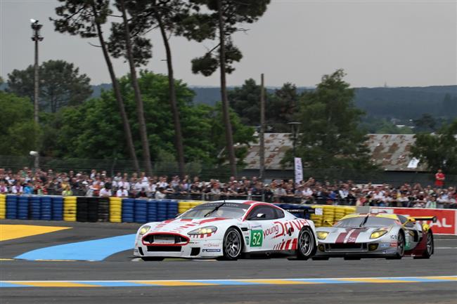 24 hodin Le Mans 2010: Engeho Aston pibrzdila ve tvrt hodin praskl poloosa