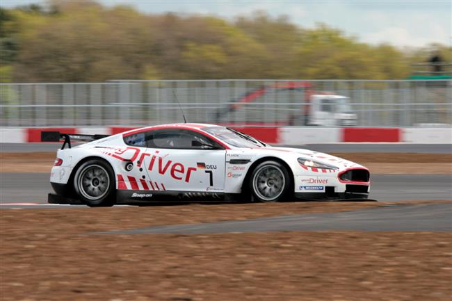 FIA GT3 v Silverstone 2010  a Tomáš Enge, foto týmu P. Frýba