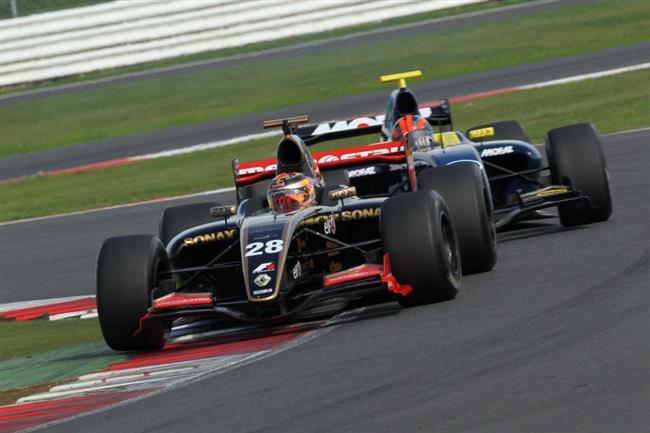 Formule Renault a nai v Silverstone 2011